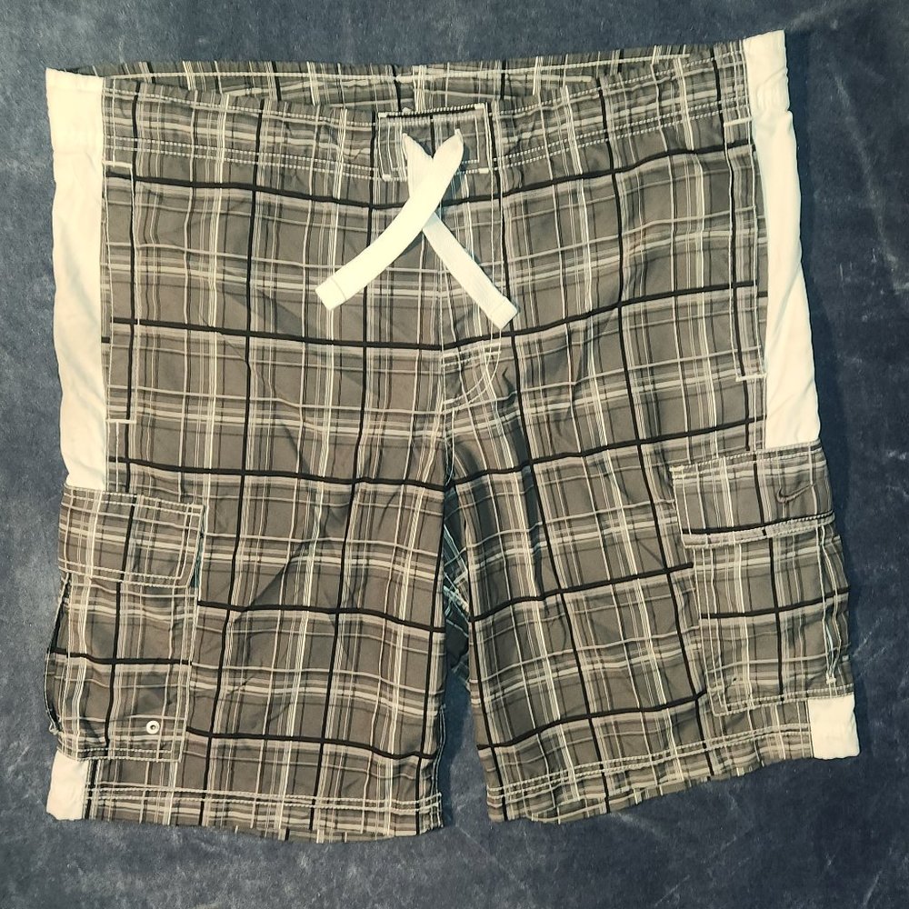 NIKE Men's stylish board shorts/trunks with 38" waist